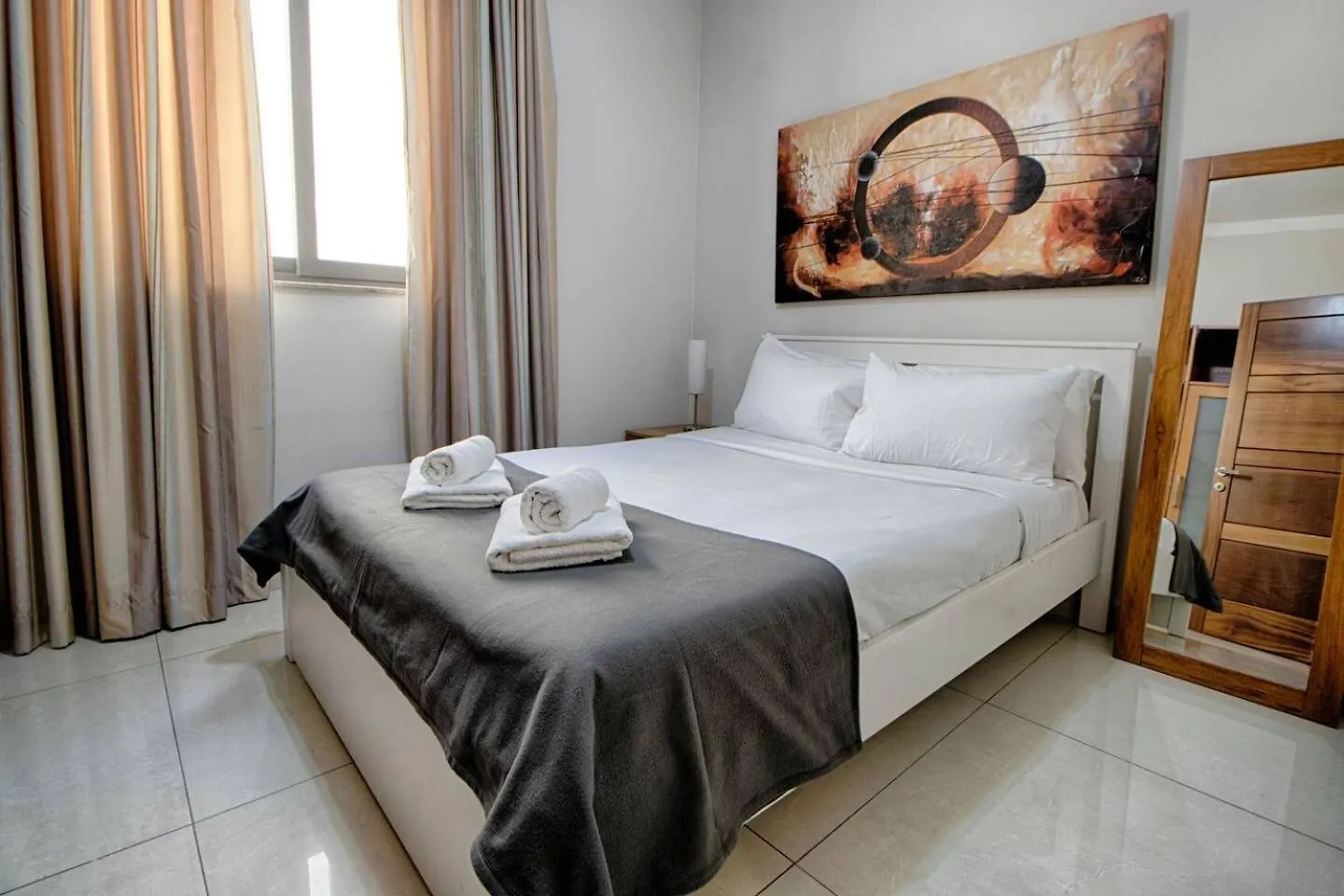 The Strand Apartments By Homely Sliema